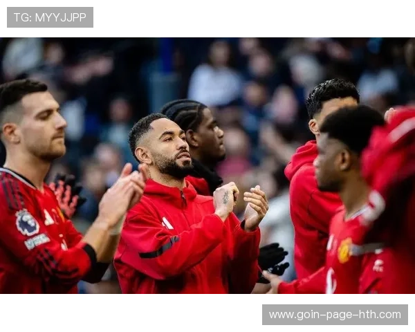 曼联保守战术惹怒球迷,球场口哨不断 曼联保守战术惹怒球迷,球场口哨不断